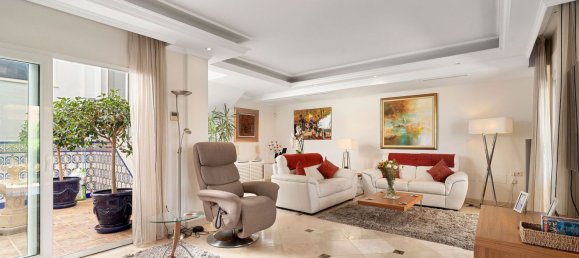 3 bedrooms Townhouse in Marbella, Spain No. 135307 9