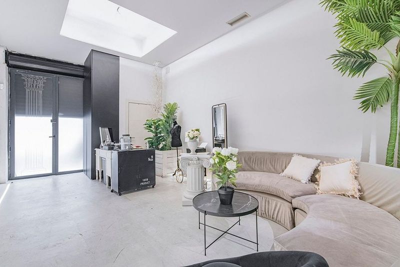 260m² Office in Granada, Spain No. 228060