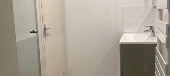 Studio in Versailles, France, Nr. 150769 4