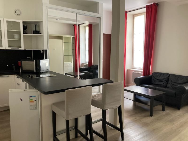 Studio in Versailles, France, Nr. 150769