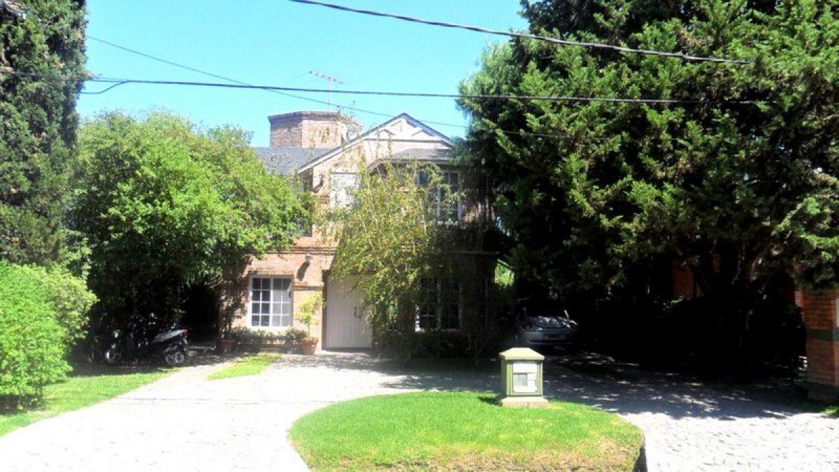  Farm in Moreno, Argentina No. 120865