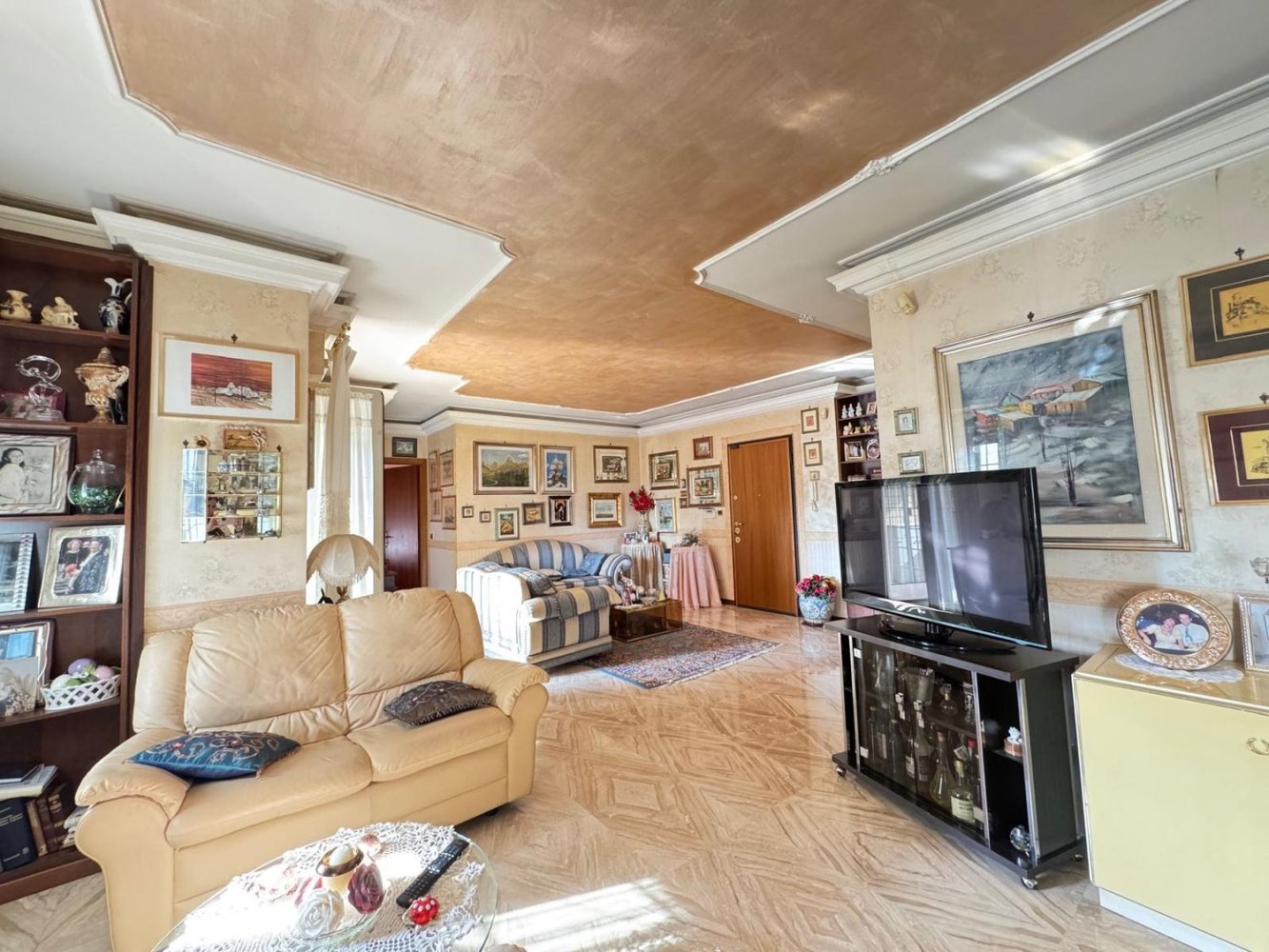 4-salle Appartement à Guidonia Montecelio, Italy No. 258000