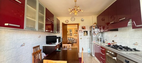 4-salle Appartement à Guidonia Montecelio, Italy No. 258000 8