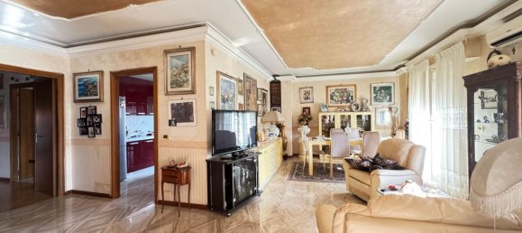 4-salle Appartement à Guidonia Montecelio, Italy No. 258000 3