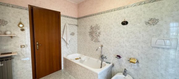4-salle Appartement à Guidonia Montecelio, Italy No. 258000 27