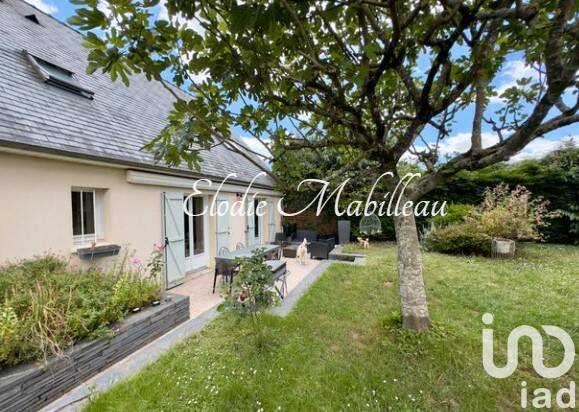 Casa de 6 dormitorios en Avrille, France No. 107088