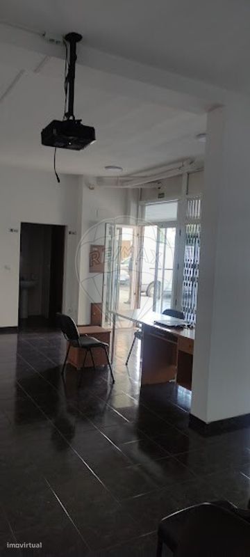 Gewerbliche Immobilie in Baguim do Monte, Portugal 46m², Nr. 37521