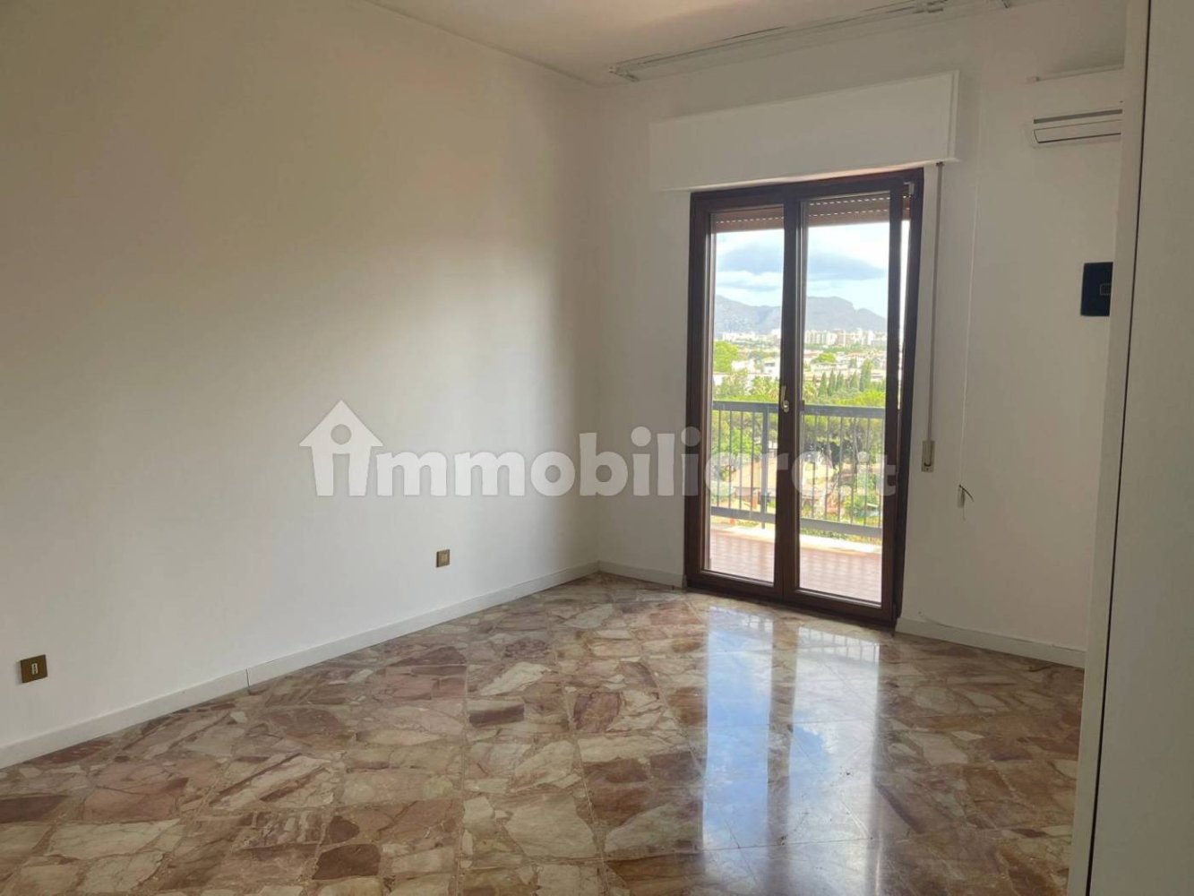 3 chambres Appartement à Palermo, Italy No. 265417