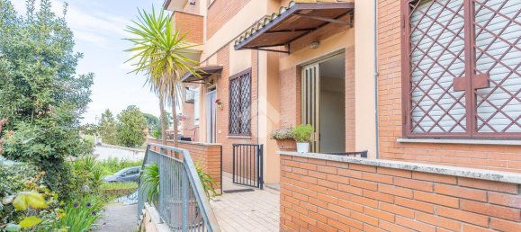 2 rooms Apartment in Rome, Italy No. 26310 2