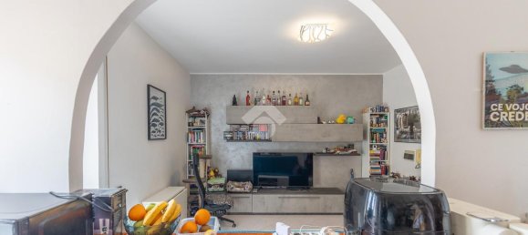 2 rooms Apartment in Rome, Italy No. 26310 11