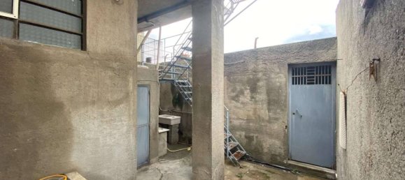 Casa de 8 habitaciónes en Torregrotta, Italy No. 72462 3