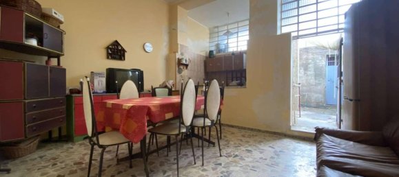 Casa de 8 habitaciónes en Torregrotta, Italy No. 72462 8