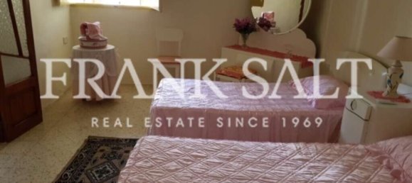 3 bedrooms House in Ghajnsielem, Malta No. 5677 16