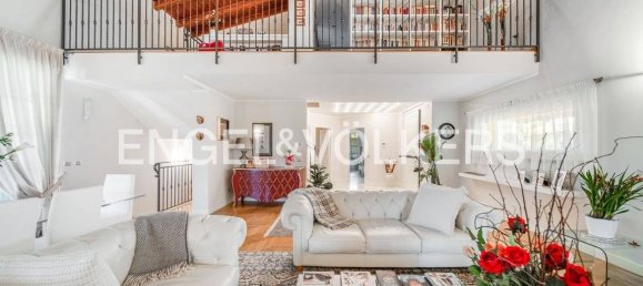 4 bedrooms Villa in Parabiago, Italy No. 126683 4