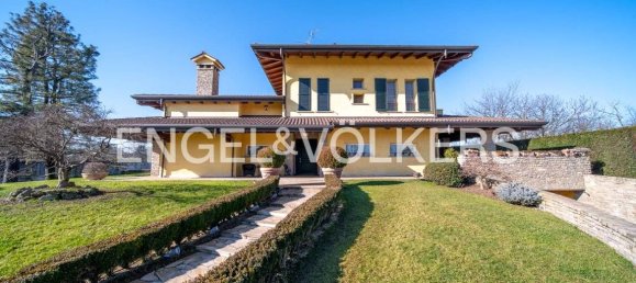 4 bedrooms Villa in Parabiago, Italy No. 126683 3