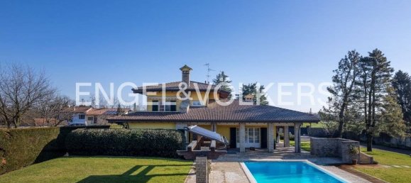 4 bedrooms Villa in Parabiago, Italy No. 126683 2