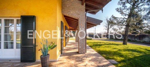 4 bedrooms Villa in Parabiago, Italy No. 126683 35