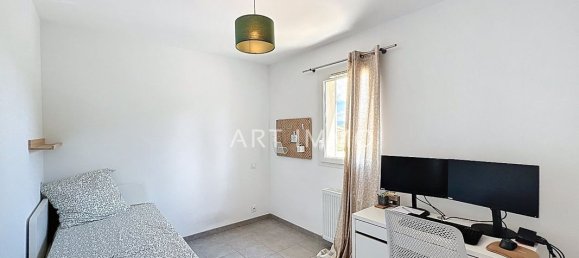 3 bedrooms Villa in Robion, France No. 334794 11