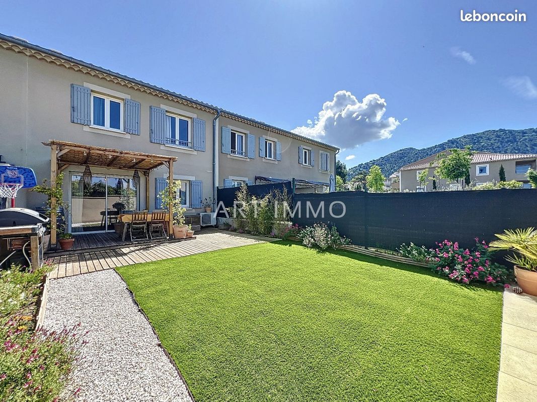 3 bedrooms Villa in Robion, France No. 334794