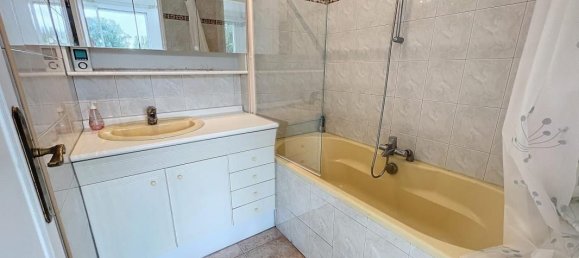 3 Schlafzimmer Wohnung in Garches, France, Nr. 174825 8