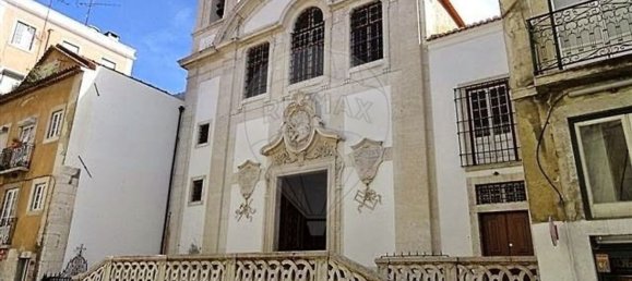 3 bedrooms Apartment in Lisbon, Portugal No. 117184 2