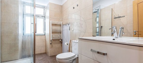 3 bedrooms Apartment in Lisbon, Portugal No. 117184 16