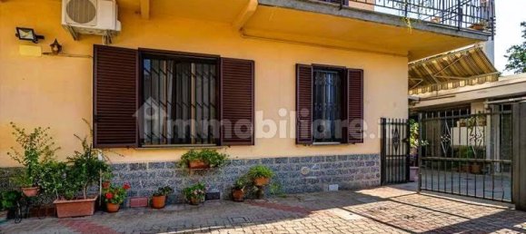 2 bedrooms Apartment in Saronno, Italy No. 266365 3