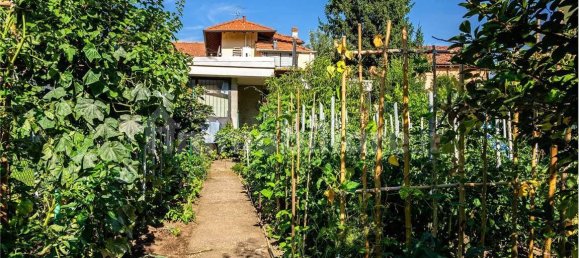 2 bedrooms Apartment in Saronno, Italy No. 266365 2