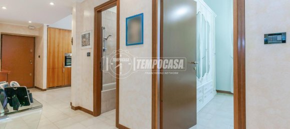 2 rooms Apartment in Milan, Italy No. 246366 7