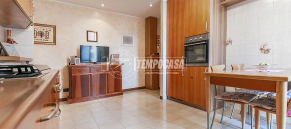 2 rooms Apartment in Milan, Italy No. 246366 3