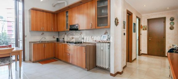 2 rooms Apartment in Milan, Italy No. 246366 2