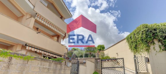 3 bedrooms Villa in Pomezia, Italy No. 319636 2