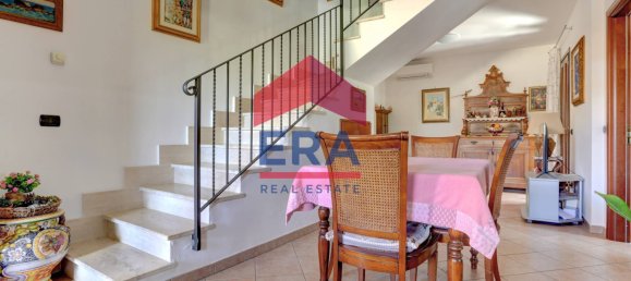 3 bedrooms Villa in Pomezia, Italy No. 319636 3