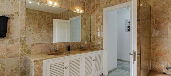 5 bedrooms Villa in El Paraiso, Spain No. 186109 8