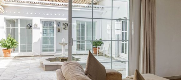 5 bedrooms Villa in El Paraiso, Spain No. 186109 16