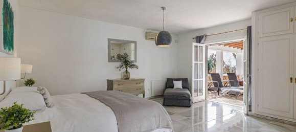 5 bedrooms Villa in El Paraiso, Spain No. 186109 7