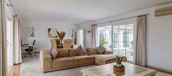 5 bedrooms Villa in El Paraiso, Spain No. 186109 18