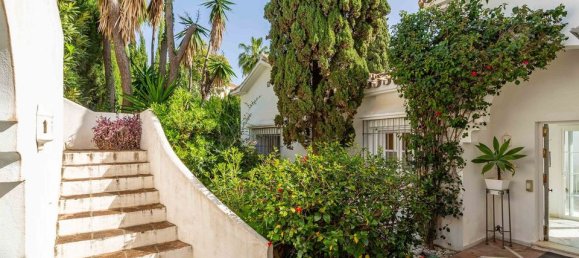 5 bedrooms Villa in El Paraiso, Spain No. 186109 20