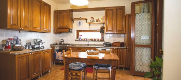 6 rooms Villa in Tarquinia, Italy No. 73242 11