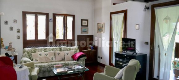 5 bedrooms Villa in Pordenone, Italy No. 325806 3