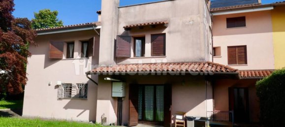 5 bedrooms Villa in Pordenone, Italy No. 325806 2