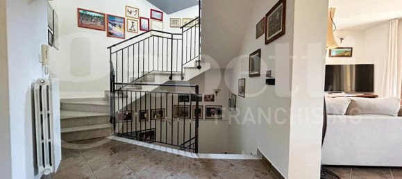 3 غرف نوم فيلا في Monte San Pietro, Italy رقم 212866 19