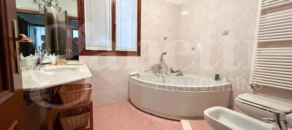 3 غرف نوم فيلا في Monte San Pietro, Italy رقم 212866 10