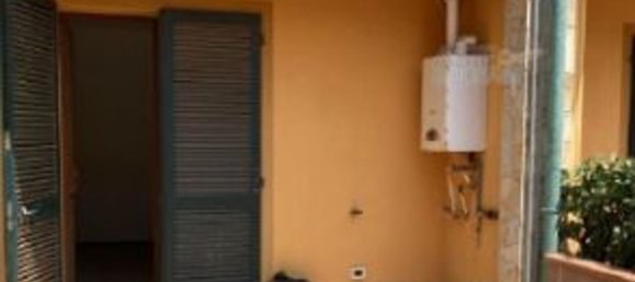 3 rooms Apartment in Livorno, Italy No. 41734 8