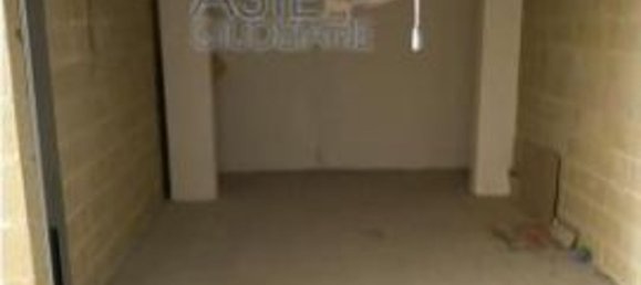 3 rooms Apartment in Livorno, Italy No. 41734 24