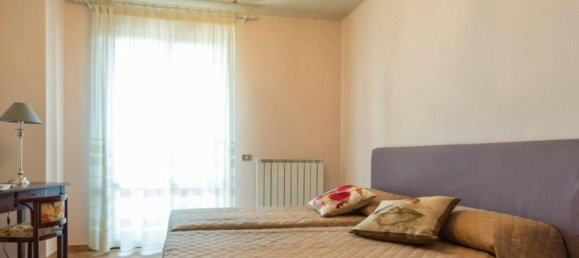 4 Schlafzimmer Villa in Passignano sul Trasimeno, Italy, Nr. 55672 18