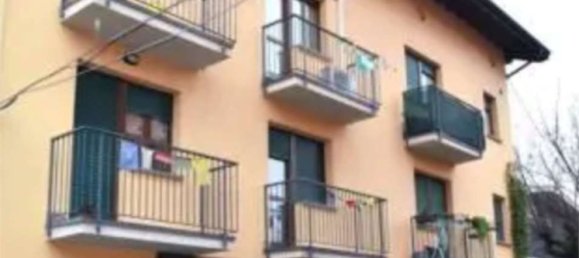 2 rooms Apartment in Bergamo, Italy No. 258845 2