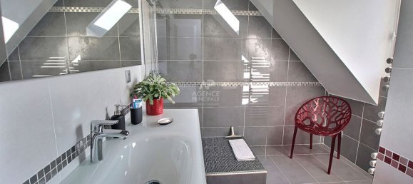 Casa de 4 dormitorios en Triel-sur-Seine, France No. 150086 11