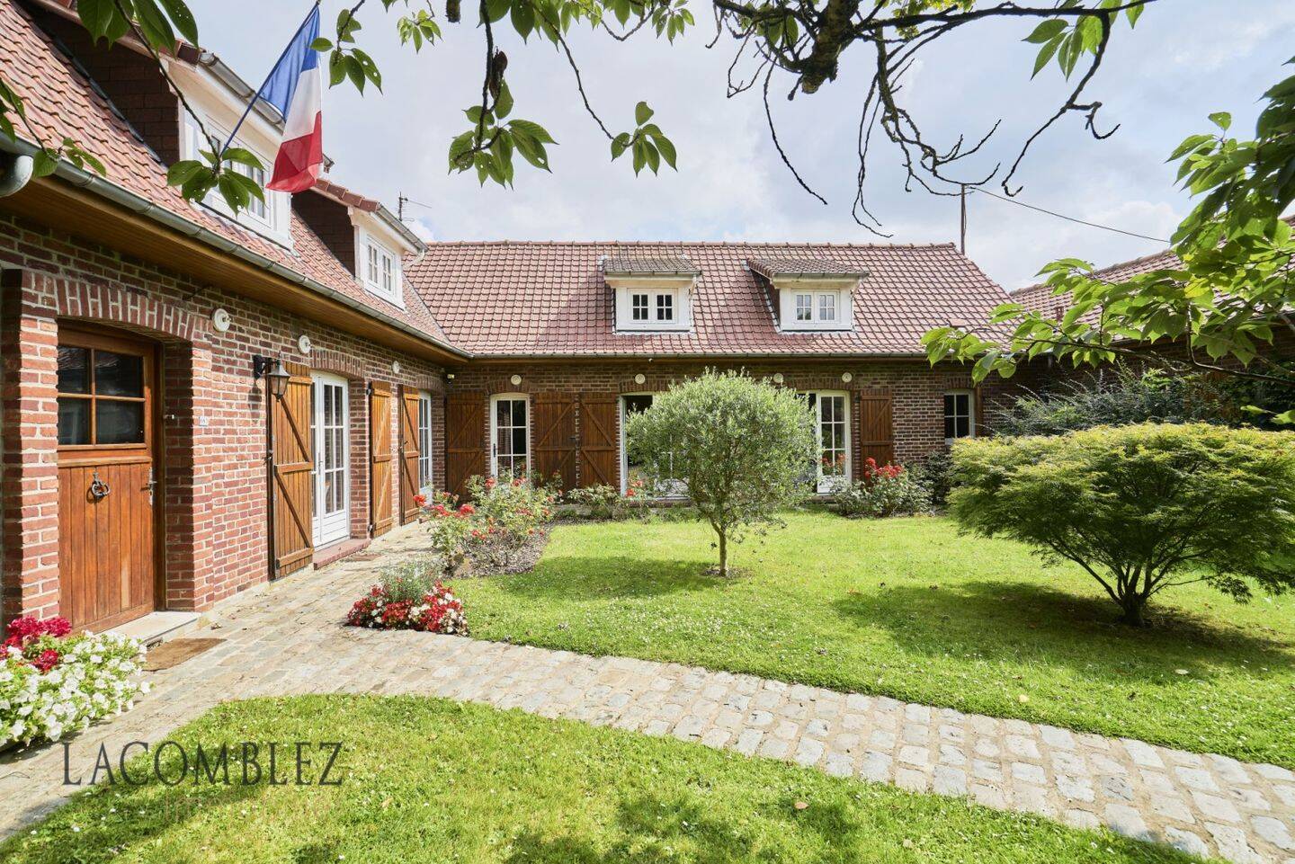 4 Schlafzimmer Wohnung in Bois-Grenier, France, Nr. 262729