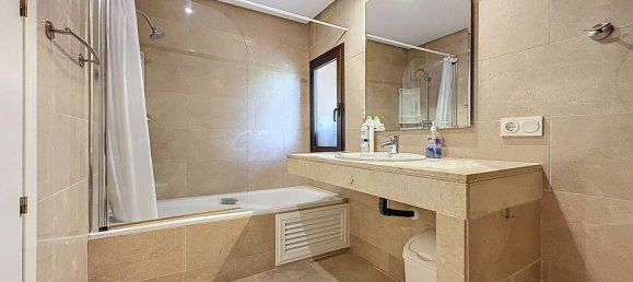 2 Schlafzimmer Penthouse in San Luis de Sabinillas, Spain, Nr. 148726 16